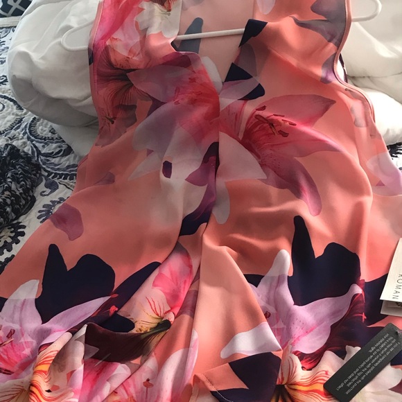 I got this while on vacation in England it’s a size large - Picture 2 of 7